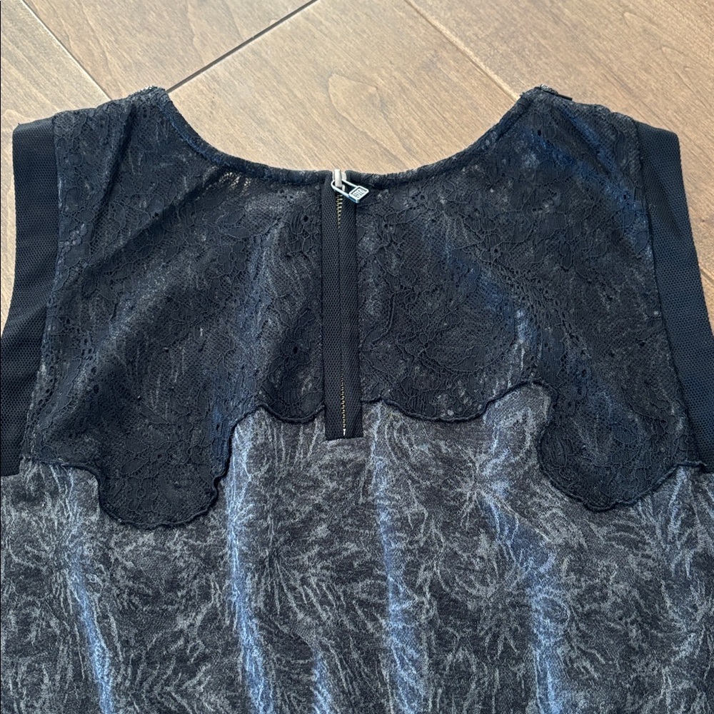 Miss Me Elegant Black Sleeveless Peplum Top with beaded and lace detail, size M - Picture 8 of 10